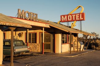 Quadro Rodrigo Takeshi - Check-in, Motel, Palmdale, California