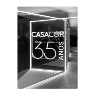 No ano de 2022, durante o evento da CASACOR São Paulo, marcamos presença nos ambientes “Galeria dos Restaurantes” de @daianeantinolfi e “Estúdio AMORphous” de @arquiteto_wesleylemos , com obras exclusivas do nosso acervo.

O evento é reconhecido como a maior e mais completa mostra de arquitetura, design de interiores e paisagismo das Américas. Tornou-se referência nacional e foi responsável por revelar grandes nomes do mercado.

www.constancegaleria.com
#constancegaleria #casacor #casacorsp 
—
Foto: Leandro Furini