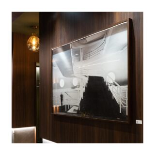 Obra de Nelson Kon compondo o espaço “Galeria dos Restaurantes” assinado pela arquiteta @daianeantinolfi na @casacor_oficial 

—
Nelson Kon 
Oca III, 2001
100 x 150 cm
Disponível também em outros tamanhos. 

www.constancegaleria.com 
#constancegaleria #nelsonkon 
#casacorsp #daianeantinolfi